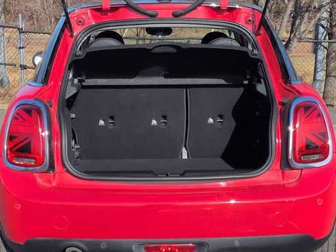 Used 2019 MINI Cooper 4-Door Hardtop w/ Signature Upholstery Package image 35