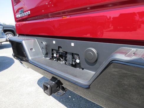 Used 2026 Chevrolet Silverado 1500 LT Trail Boss w/ Convenience Package II AWD/4WD image 16
