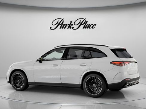 Used 2026 Mercedes-Benz GLC 300 image 11
