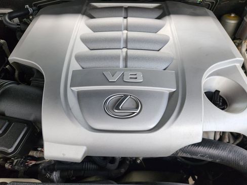 Used 2017 Lexus LX 570 4WD w/ Luxury Package image 34