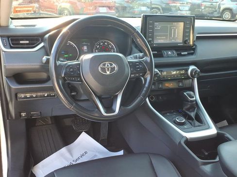 Used 2022 Toyota RAV4 XLE Premium AWD/4WD image 19
