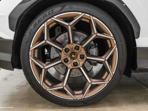 Used 2023 Lamborghini Urus Performante image 8