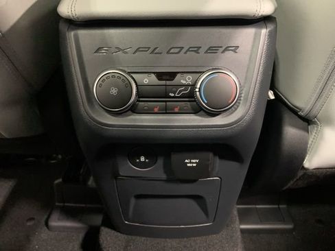 New 2026 Ford Explorer Platinum w/ LUX Leather Package AWD/4WD image 15