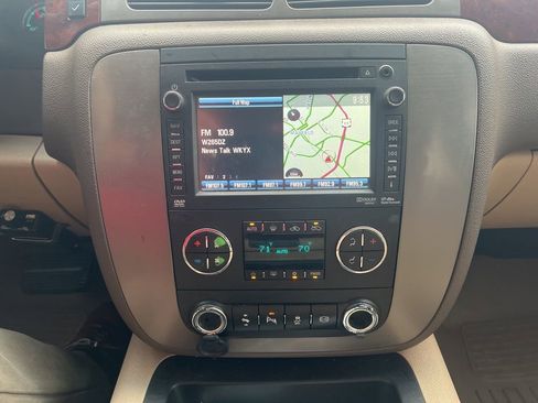 Used 2014 GMC Sierra 2500 SLT w/ SLT Convenience Package image 14