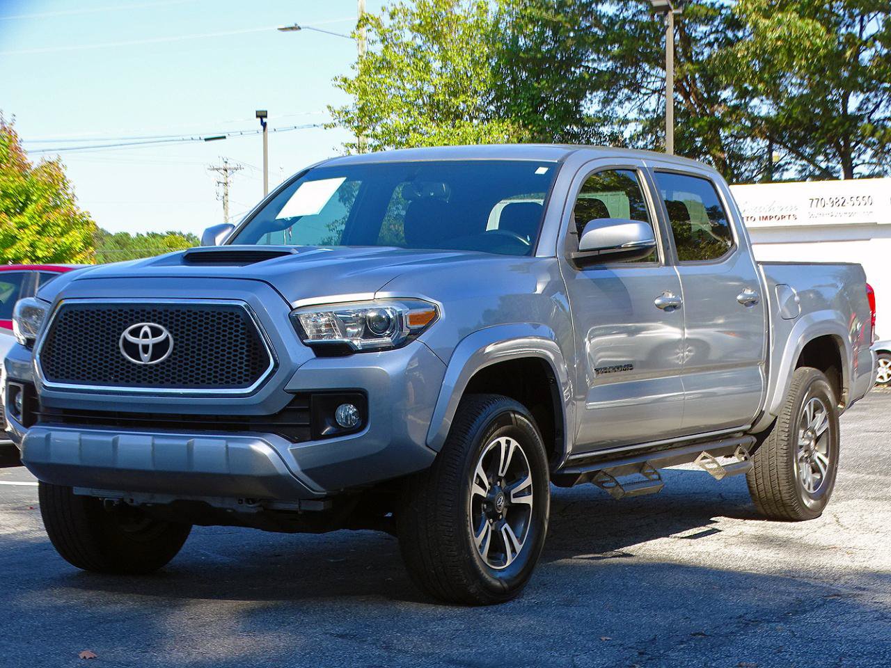 Used 2017 Toyota Tacoma TRD Sport w/ Tow Package (A/T) AWD/4WD image 5