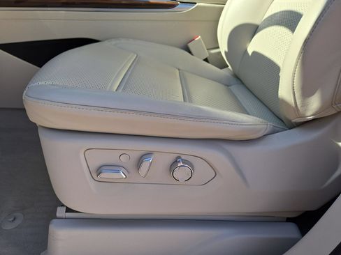 Certified 2025 Cadillac Escalade ESV Sport Platinum w/ LPO, Floor Liner Package AWD/4WD image 17