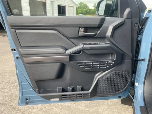 New 2026 Toyota 4Runner SR5 AWD/4WD image 10