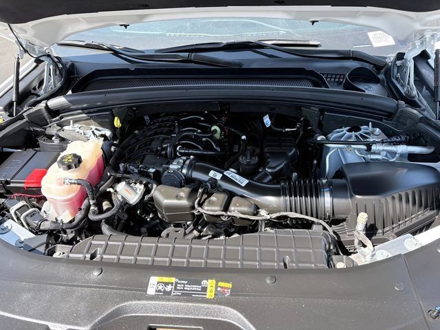 Used 2023 Jeep Grand Cherokee Altitude AWD/4WD image 28