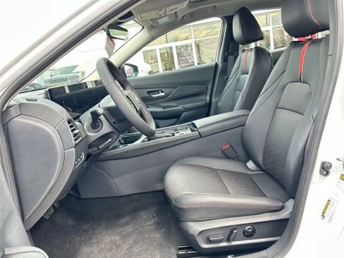New 2026 Nissan Sentra SR w/ SR Premium Package FWD image 24