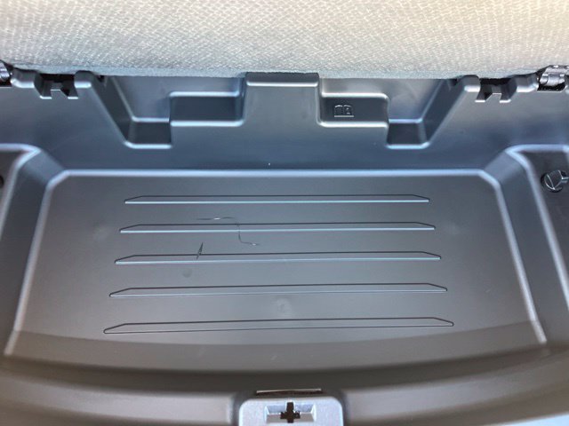 New 2027 Chevrolet Traverse RS w/ LPO, Floor Liner Package FWD image 7