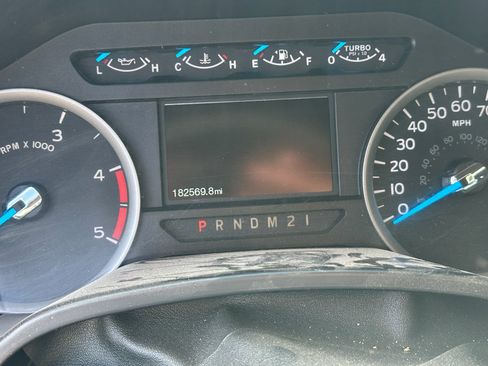 Used 2017 Ford F350 XLT w/ Camper Package AWD/4WD image 11