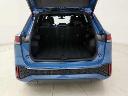 Used 2025 Volkswagen Tiguan SE R-Line FWD image 32