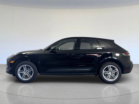 Used 2025 Porsche Macan image 2