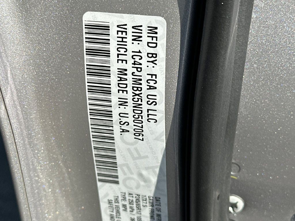 Used 2022 Jeep Cherokee Trailhawk w/ Trailer Tow Group AWD/4WD image 35