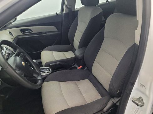 Used 2014 Chevrolet Cruze LS FWD image 17