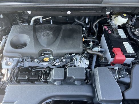 Used 2025 Toyota RAV4 XLE image 32