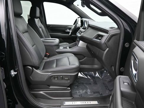 Used 2024 Chevrolet Suburban LT image 15