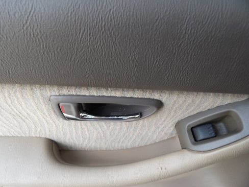 Used 2001 Subaru Outback Wagon image 22