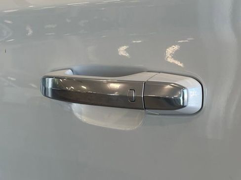 Used 2016 Cadillac Escalade ESV Luxury image 10