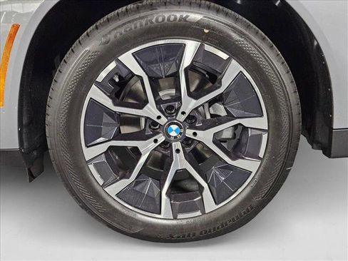 Used 2025 BMW X3 xDrive30i w/ Premium Package image 16