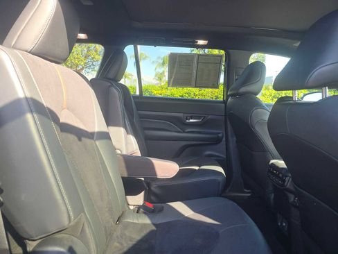 Certified 2024 Toyota Grand Highlander AWD Hybrid image 12