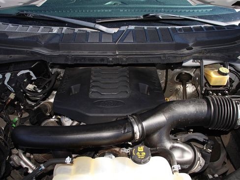 Certified 2022 Ford F150 XLT w/ Equipment Group 302A High image 29