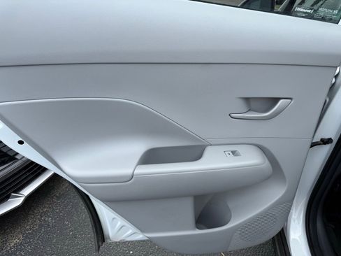 Used 2025 Hyundai Kona SEL FWD image 18