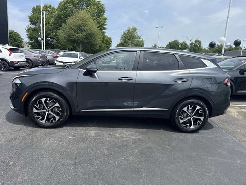 Used 2023 Kia Sportage EX FWD image 2