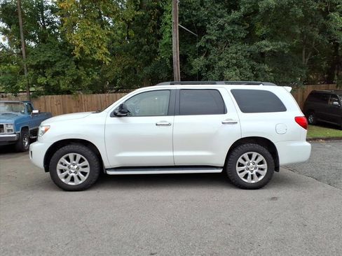 Used 2011 Toyota Sequoia Platinum image 8