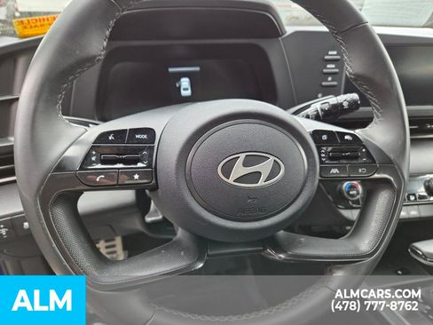 Used 2025 Hyundai Elantra Sport image 9