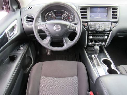 Used 2020 Nissan Pathfinder SV FWD image 17