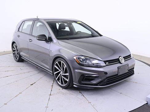 Used 2018 Volkswagen Golf R 4-Door image 9