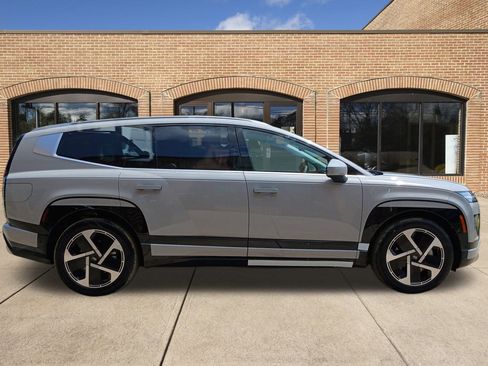 New 2026 Hyundai Ioniq 9 Limited image 2