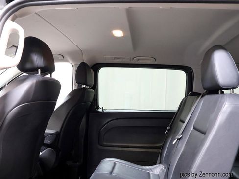 Used 2017 Mercedes-Benz Metris Passenger image 11