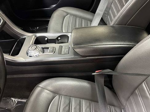 Used 2020 Ford Fusion SE FWD image 22