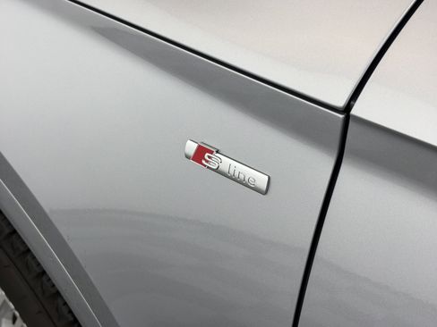 Used 2023 Audi Q5 e Premium Plus w/ Premium Plus Package image 18