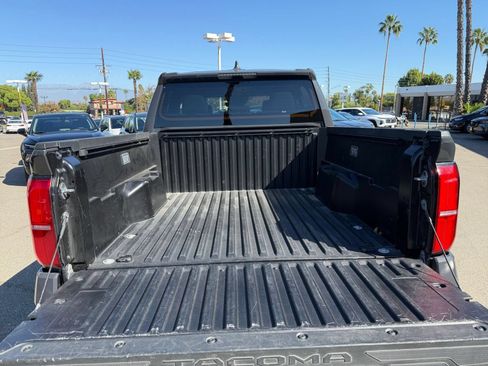 Used 2025 Toyota Tacoma TRD Off-Road AWD/4WD image 28