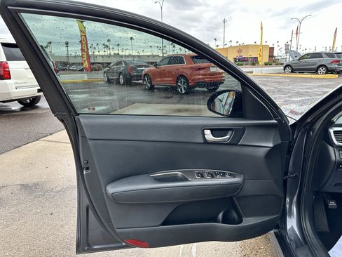 Used 2019 Kia Optima LX image 10