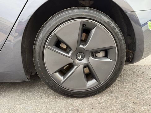 Used 2023 Tesla Model 3 Standard Range image 31