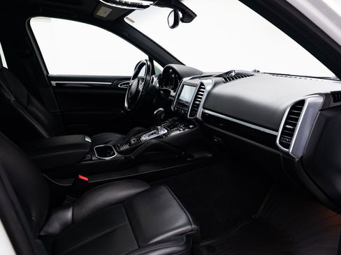Used 2013 Porsche Cayenne S image 27