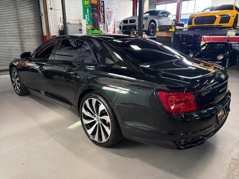 Used 2022 Bentley Flying Spur V8 AWD/4WD image 9