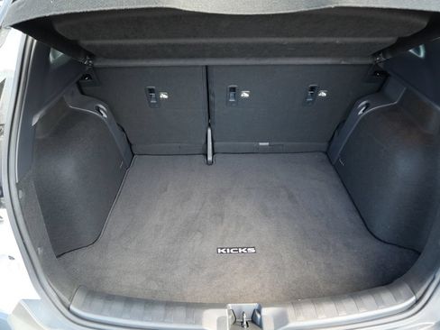 Used 2019 Nissan Kicks SV FWD image 21