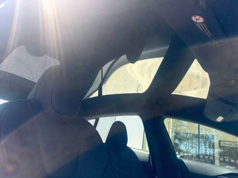 Used 2022 Tesla Model S AWD/4WD image 5