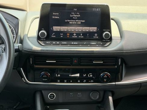 Used 2022 Nissan Rogue SV FWD image 17