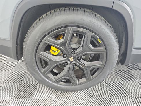 Used 2024 Rivian R1S Adventure AWD/4WD image 12