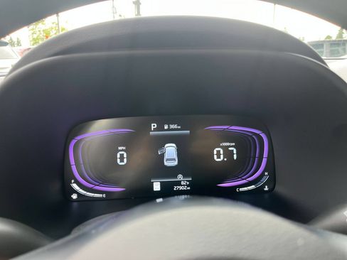 Used 2025 Kia Soul LX w/ LX Technology Package FWD image 40
