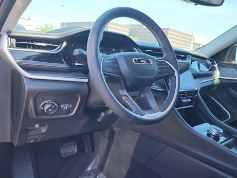Used 2024 Jeep Grand Cherokee L Limited RWD image 10