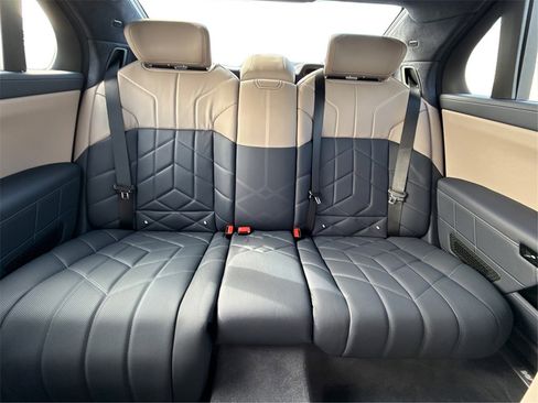 New 2025 BMW i7 xDrive60 image 20