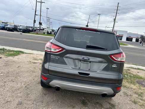 Used 2016 Ford Escape SE w/ SE Cold Weather Package AWD/4WD image 4
