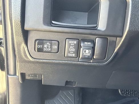 Used 2017 Toyota Tacoma TRD Off-Road w/ Tow Package (A/T) AWD/4WD image 23